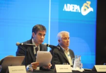 El periodismo, herramienta para la sociedad democrática Daniel Dessein, presidente de la Comisión de Libertad de Prensa de ADEPA - Foto: OPI Santa Cruz/Francisco Muñoz