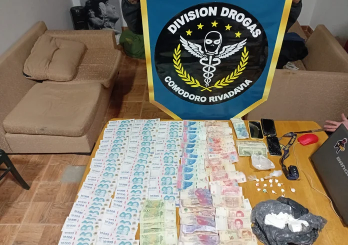 Secuestran 20 kilos de cocaína, armas y dinero en Comodoro Rivadavia