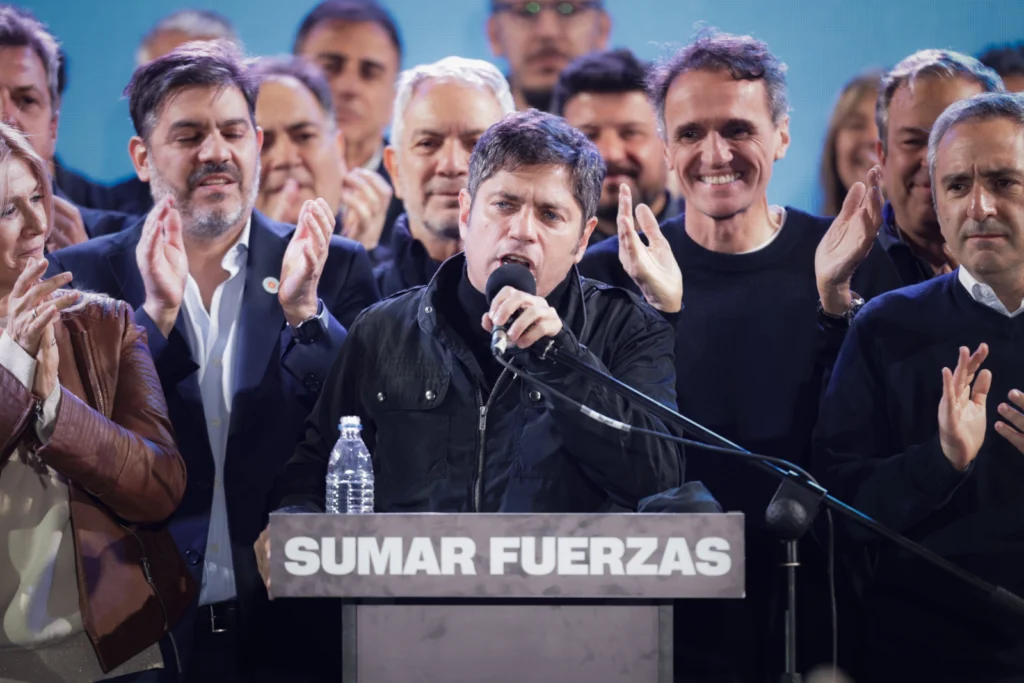 Kicillof le exige una reunión a Milei tras el contundente triunfo electoral