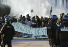 Masivas protestas y bloqueos en Francia contra el ajuste económico Masivas protestas y bloqueos en Francia contra el ajuste económico