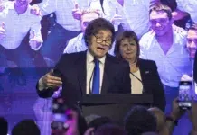 Milei confirma al “triángulo de hierro” y reevalúa el gabinete Milei confirma al "triángulo de hierro" y reevalúa el gabinete - Foto: NA