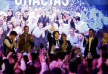 Milei celebra victoria y convoca a gobernadores para buscar acuerdos Milei celebra victoria y convoca a gobernadores para buscar acuerdos - Foto: NA