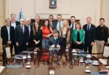 El Gobierno descongeló los sueldos de funcionarios con una “cláusula de déficit” Milei reúne al nuevo Gabinete para iniciar la segunda etapa de gestión