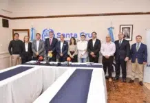 El Gobernador Vidal tiene tantos amigos que uno de ellos aparece en la terna para el STJ y también adjudicándose áreas petroleras… puede pasar Norberto Castelo primero a la derecha, vestido de saco azul y corbata verde en Casa de Gobierno -