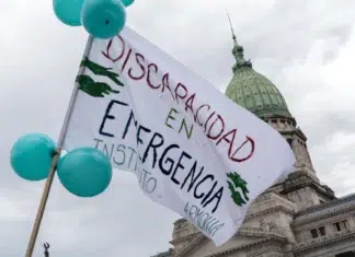 Denuncian atraso del 70% en aranceles de discapacidad - Foto: NA