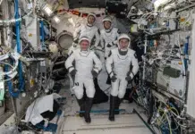 SpaceX Crew-11 ameriza en California tras emergencia SpaceX Crew-11 ameriza en California tras emergencia