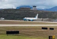Avión del Departamento de Defensa de EE. UU. aterrizó en Ushuaia Avión del Departamento de Defensa de EE. UU. aterrizó en Ushuaia