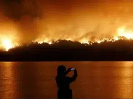 Ministro de Seguridad de Chubut informó que se pudo desviar el fuego que se dirigía a Cholila