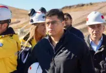 Calcado: el gobierno, la empresa Newmont y los medios ensobrados, publicitan el estereotipo de la mentira minera y todos asienten como si fuera verdad El Gobernador Claudio Vidal en Cerro Negro -