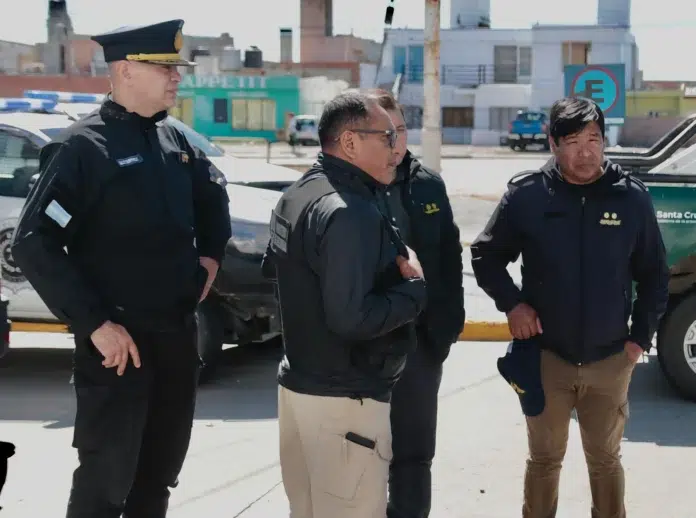 Tras la muerte de un joven en Caleta Olivia, desplegaron operativo policial en 56 edificios del barrio 2 de Abril