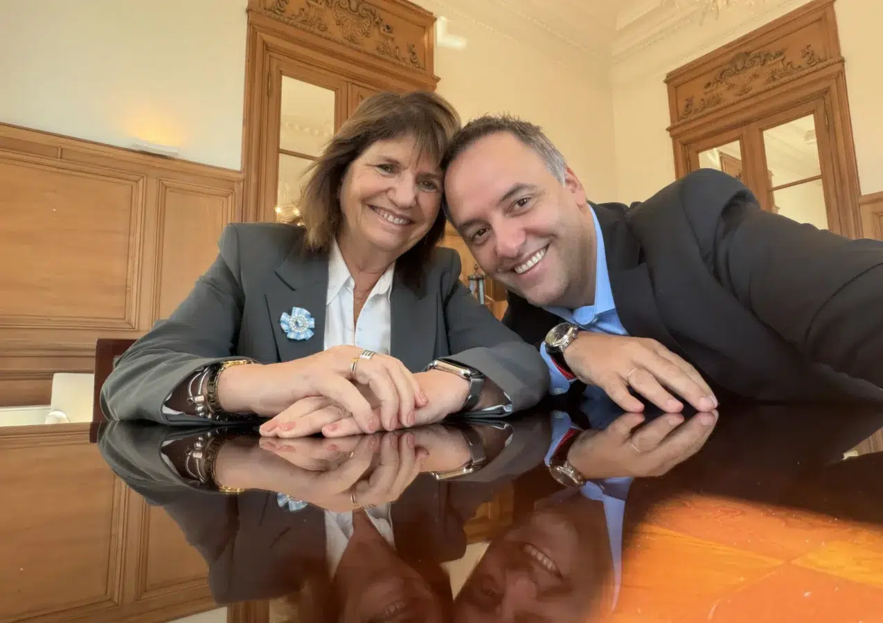Manuel Adorni acelera agenda oficial tras críticas por viajes Manuel Adorni acelera agenda oficial tras críticas por viajes