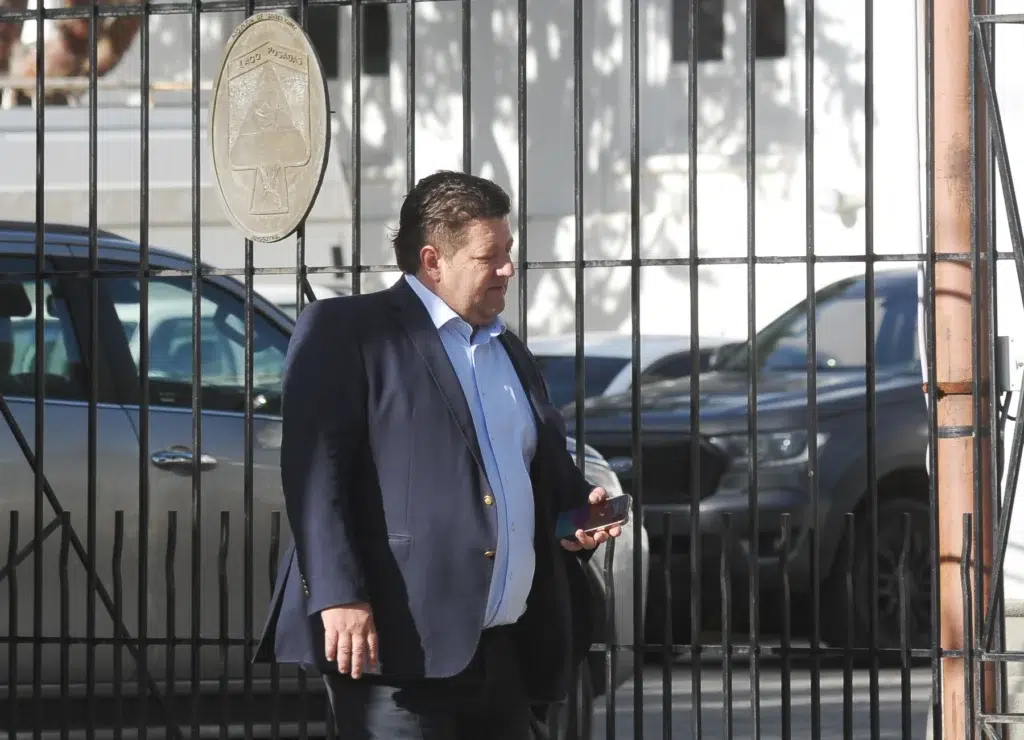 El Ministro Pedro Luxen ingresa a Casa de Gobierno - Foto: OPI Santa Cruz/Francisco Muñoz