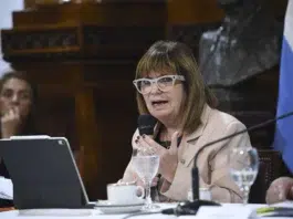 La jefa de la bancada oficialista Patricia Bullrich en la comisión de acuerdos - Foto: NA