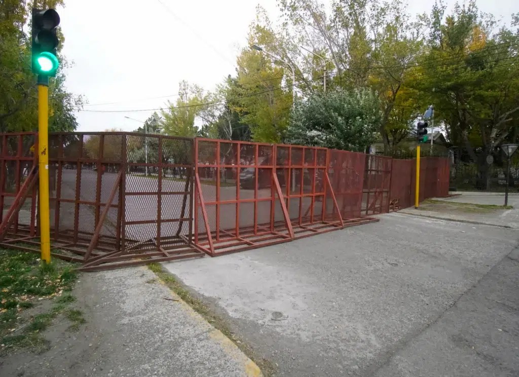 Las Pastillas del Domingo: Santa Cruz puede (¿proteger abusadores?); Ser y permanecer con olor a cala; Si hay vallas que no se noten y no es un héroe de Malvinas, solo un petrolero