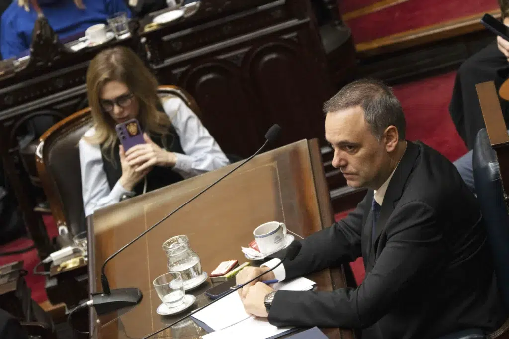 El jefe de Gabinete negó gastos del Estado en los vuelos de su pareja - Foto: NA