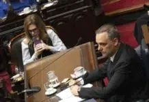 El jefe de Gabinete negó gastos del Estado en los vuelos de su pareja El jefe de Gabinete negó gastos del Estado en los vuelos de su pareja - Foto: NA