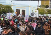 Protesta de estatales frente a la gobernación de Chubut en reclamo salarial Protesta de estatales frente a la gobernación de Chubut en reclamo salarial