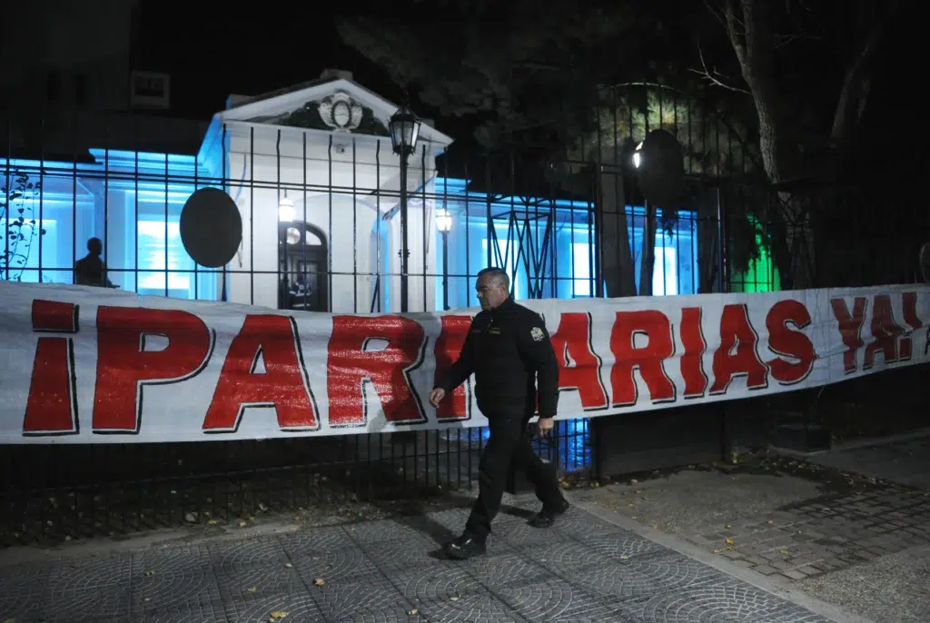 Marcha de antorchas en Río Gallegos pidiendo paritarias - Foto: OPI Santa Cruz/Francisco Muñoz