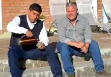 Las Pastillas del Domingo: Un Guzmón, Amigos favorecidos, Solo negocios y Los impresentables de siempre Claudio Vidal junto a Fabio Jomñuk, Secretario de Desarrollo Productivo de la Municipalidad de los Antiguos