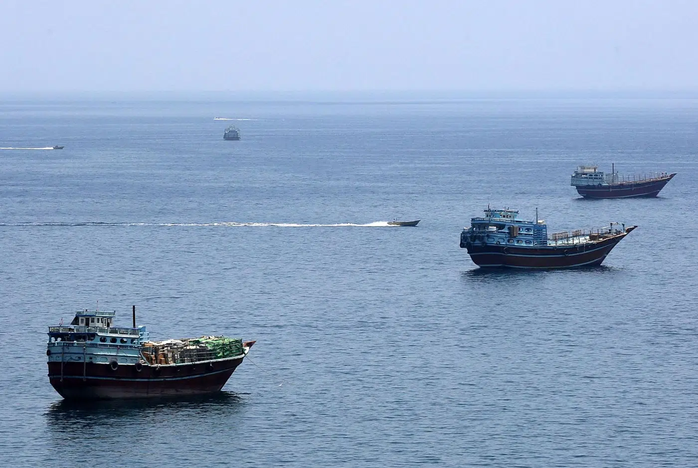 Estados Unidos bombardea la costa de Irán por violar cese al fuego