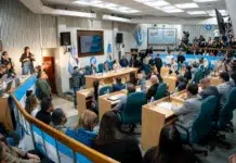 Endeudamiento. Los diputados en desacuerdo no podrán irse de vacaciones más allá de Güer Aike El momento de la votación en la sesión extraordinaria en la Cámara de Diputados -
