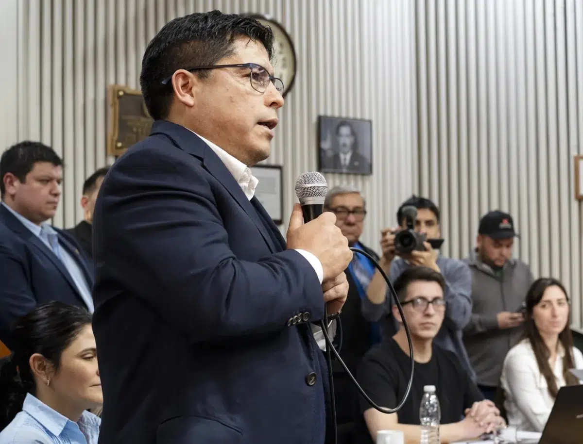 El Gobernador Claudio Vidal en la sesión extraordinaria en la Cámara de Diputados -