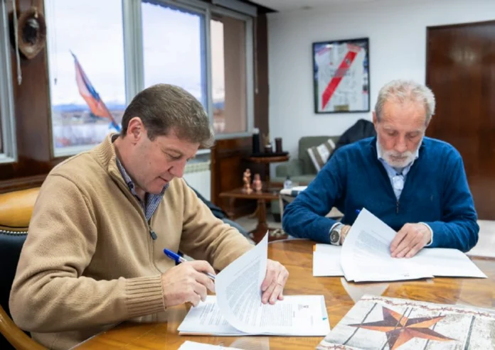 Gobierno fueguino firmó acuerdo con empresa por proyectos acuícolas