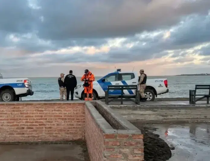 Encontraron el cuerpo de una mujer flotando en el mar en Playa Unión