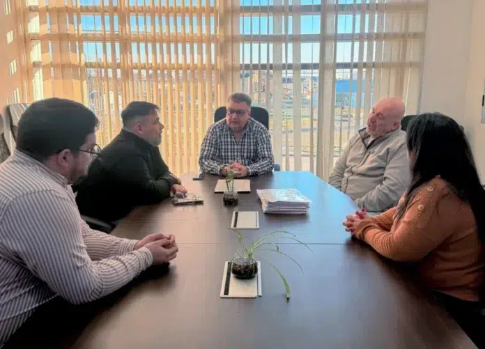 El gobierno a través del IDUV cerró con PROALSA SRL un nuevo contrato millonario. Sin prisa pero sin pausa los negocios de la obra pública siguen vigente en Santa Cruz