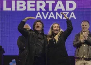 El Presidente Javier Milei junto a su hermana Karina Milei - Foto: NA El Presidente Javier Milei junto a su hermana Karina Milei - Foto: NA