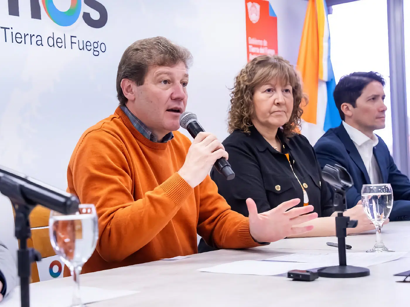 Melella presentó un programa de alivio financiero para familias Melella presentó un programa de alivio financiero para familias