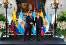 Argentina y Ecuador firmaron acuerdos de defensa, comercio y aviación El presidente de la Nación Argentina, Javier Milei, y el presidente de la República del Ecuador, Daniel Noboa - Foto: Presidencia