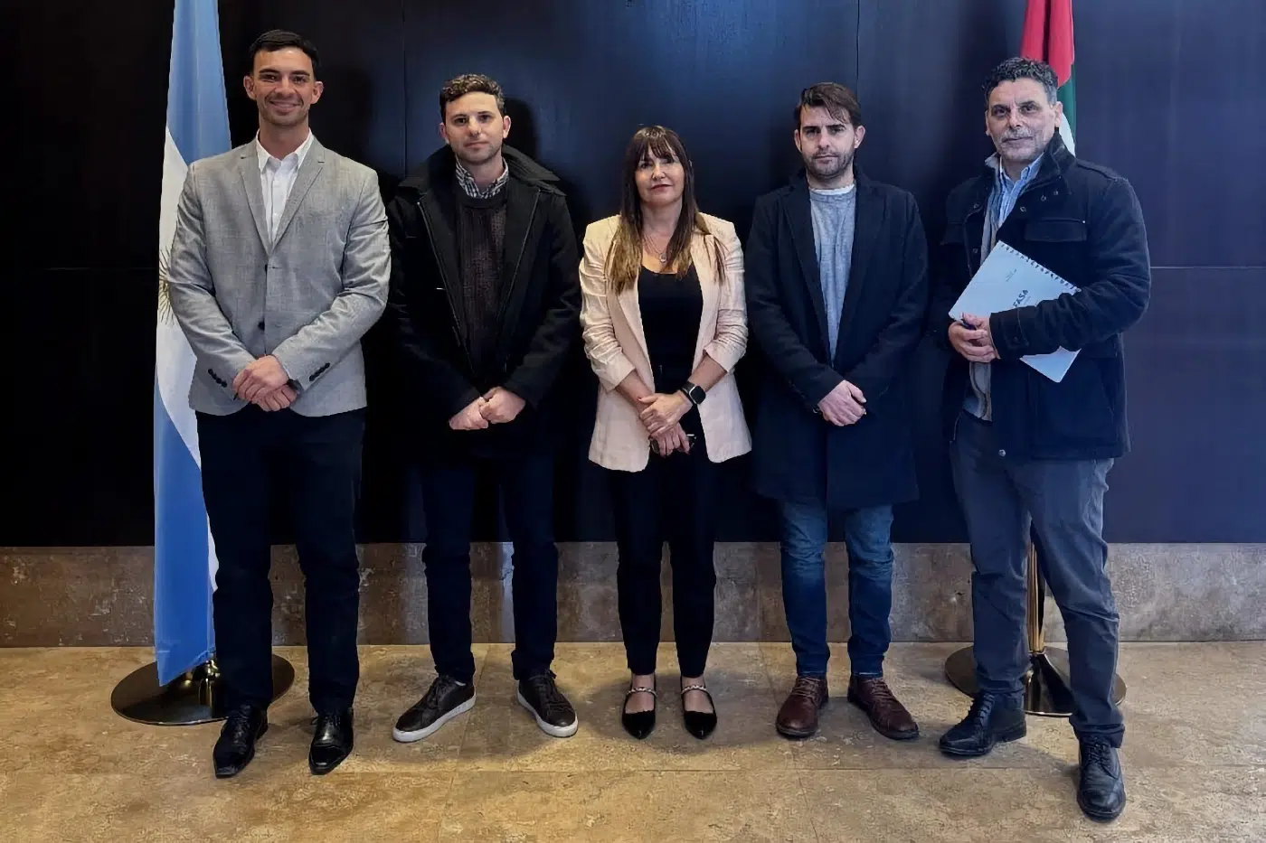 Tierra del Fuego quiere exportar alimento para mascotas a Emiratos Árabes Tierra del Fuego quiere exportar alimento para mascotas a Emiratos Árabes