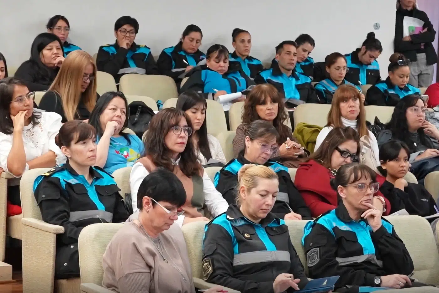 Chubut capacitó a los tres poderes estatales en violencia digital Chubut capacitó a los tres poderes estatales en violencia digital