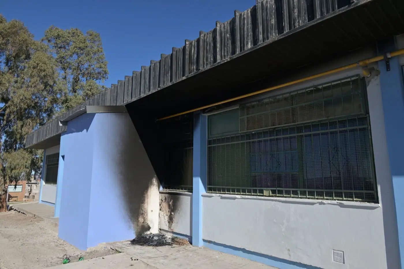 Desconocidos incendiaron el comedor de una escuela de Trelew donde asisten 280 alumnos Desconocidos incendiaron el comedor de una escuela de Trelew donde asisten 280 alumnos