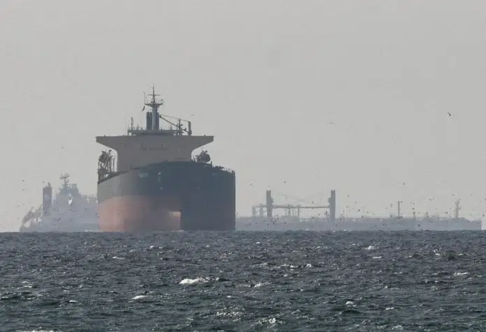 Tropas de Estados Unidos controlan el paso de petroleros en Ormuz