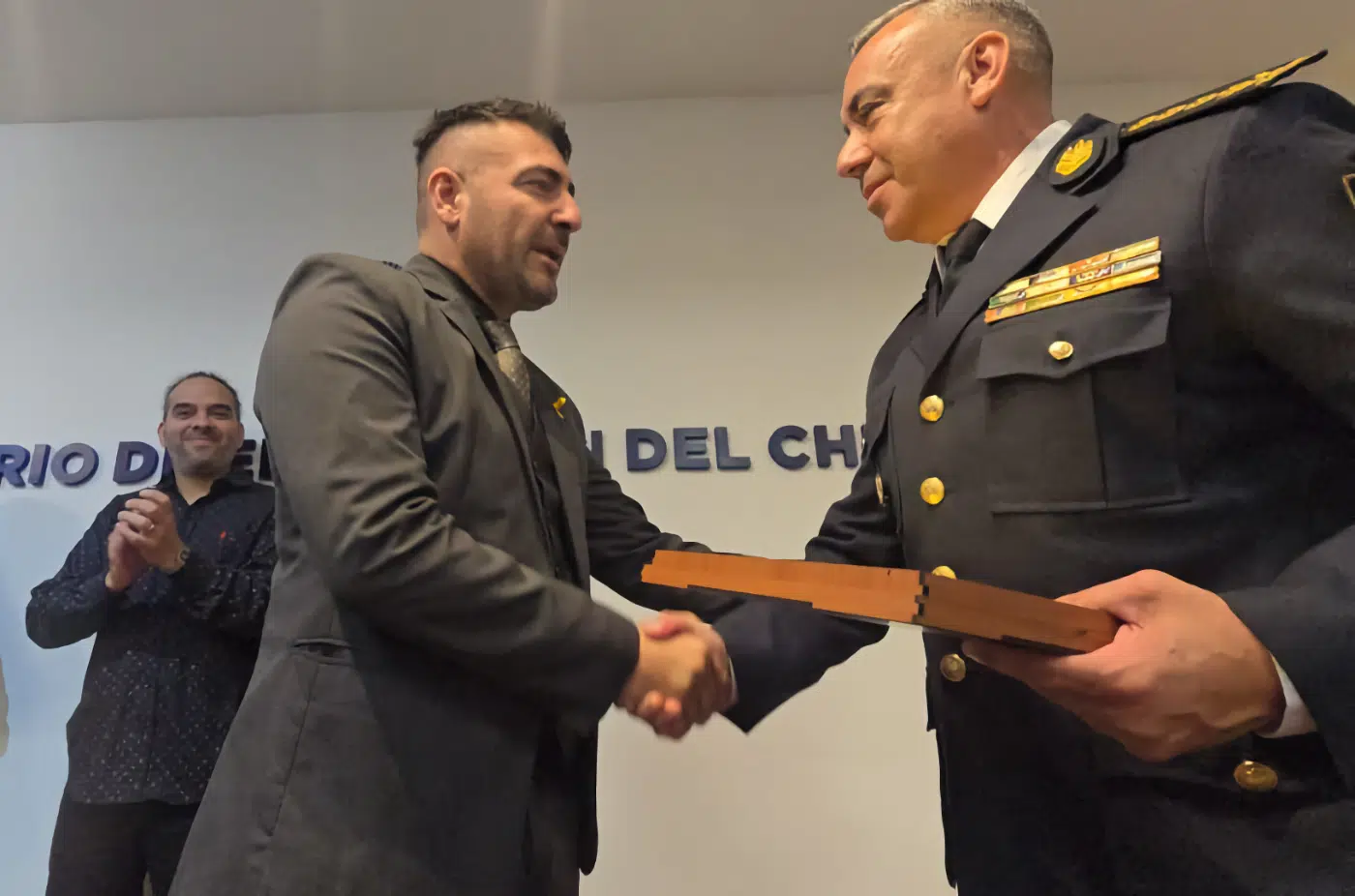 Policía de Chubut diplomó a 50 efectivos en Suicidología Policía de Chubut diplomó a 50 efectivos en Suicidología