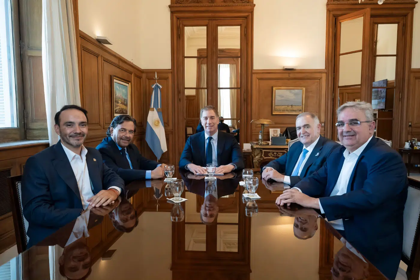 Diego Santilli negocia el Presupuesto con siete provincias Diego Santilli negocia el Presupuesto con siete provincias