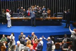 Brasil aprueba la reducción de la jornada laboral Brasil aprueba la reducción de la jornada laboral