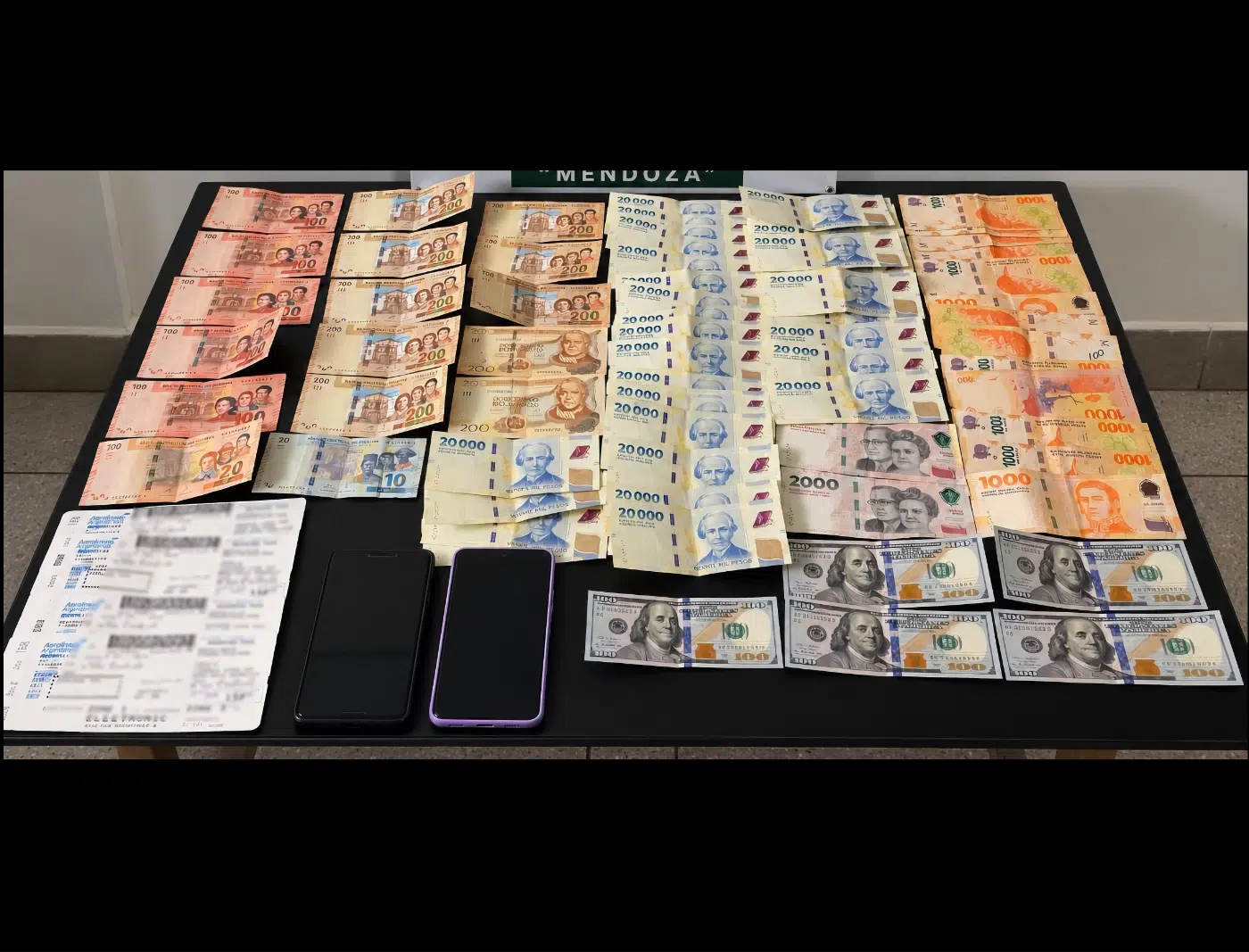 Cayó una red narco familiar que cambió los colectivos por aviones. Detuvieron a dos "cápsuleros" en Aeroparque