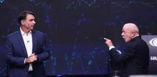 Brasil define la presidencia entre Flávio Bolsonaro y Lula da Silva Acusaciones de corrupción marcan el primer debate en Brasil