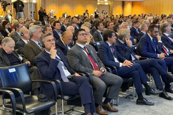 El doble estándar del Poder, el capitalismo de amigos y la Argentina basura. La fórmula de Milei para imponer la hegemonía de LLA y cooptar a gobernadores como Torres y Vidal El doble estándar del Poder, el capitalismo de amigos y la Argentina basura. La fórmula de Milei para imponer la hegemonía de LLA y cooptar a gobernadores como Torres y Vidal