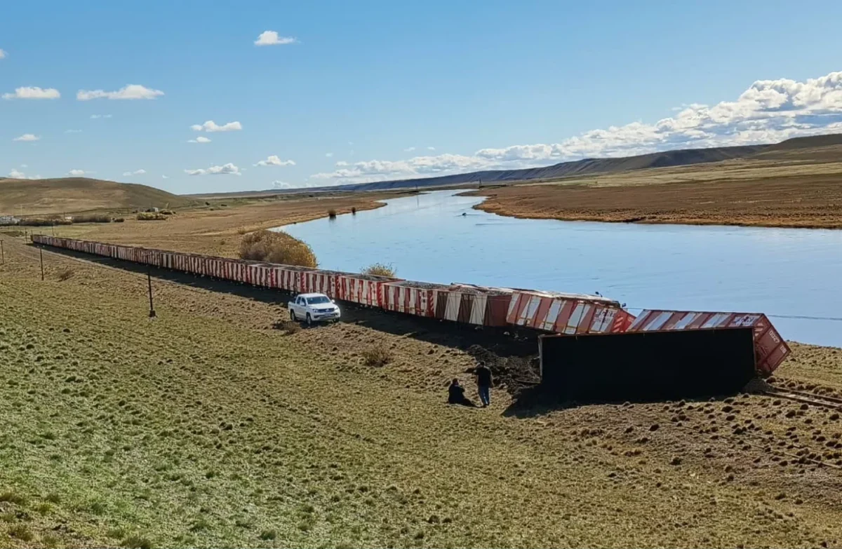 La imprevisión, el abandono y el desvío de personal y recurso de YCRT quedó en evidencia tras el descarrilamiento y el gobernador sacó los enanitos verdes del bolsillo