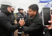 Santa Cruz y la maldición de los recursos. Una provincia rica habitada por pobres. Oro y petróleo para pocos, pobreza estructural para la mayoría Santa Cruz y la maldición de los recursos. Una provincia rica habitada por pobres. Oro y petróleo para pocos, pobreza estructural para la mayoría