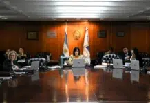 Unos 1899 abogados sufragan en tres sedes de Santa Cruz Unos 1899 abogados sufragan en tres sedes de Santa Cruz