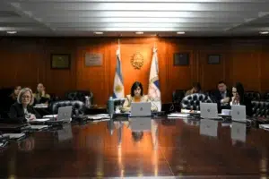 Unos 1899 abogados sufragan en tres sedes de Santa Cruz Unos 1899 abogados sufragan en tres sedes de Santa Cruz