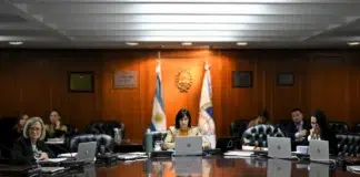 Unos 1899 abogados sufragan en tres sedes de Santa Cruz Unos 1899 abogados sufragan en tres sedes de Santa Cruz