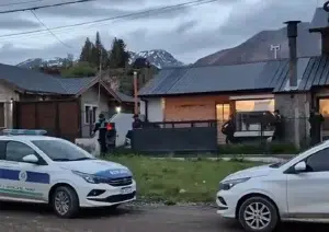 Detuvieron en Esquel a un hombre por privar de la libertad a su familia Detuvieron en Esquel a un hombre por privar de la libertad a su familia