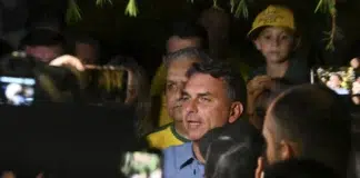Flávio Bolsonaro huyó a Estados Unidos tras su derrota Flávio Bolsonaro agradeció el saludo de Javier Milei - Foto: NA
