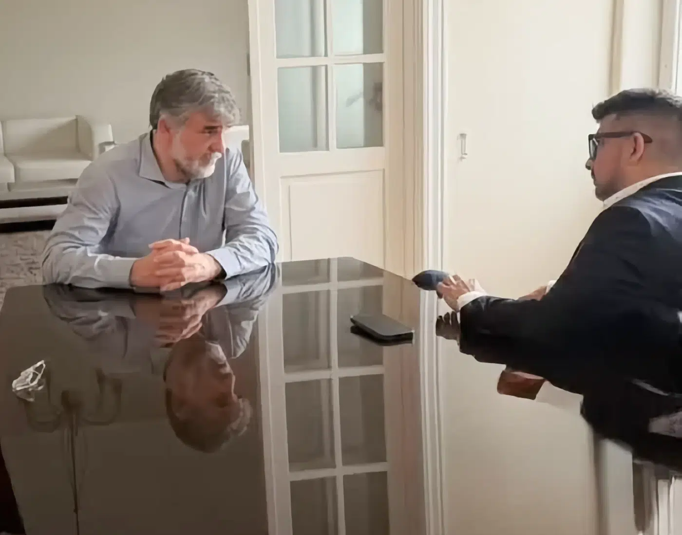 ¿Daniel Gardonio pide pista en LLA?. La reunión con Guzman nada le puede aportar, excepto un acercamiento al mileísmo como paraguas ante la pérdida del SER ¿Daniel Gardonio pide pista en LLA?. La reunión con Guzman nada le puede aportar, excepto un acercamiento al mileísmo como paraguas ante la pérdida del SER